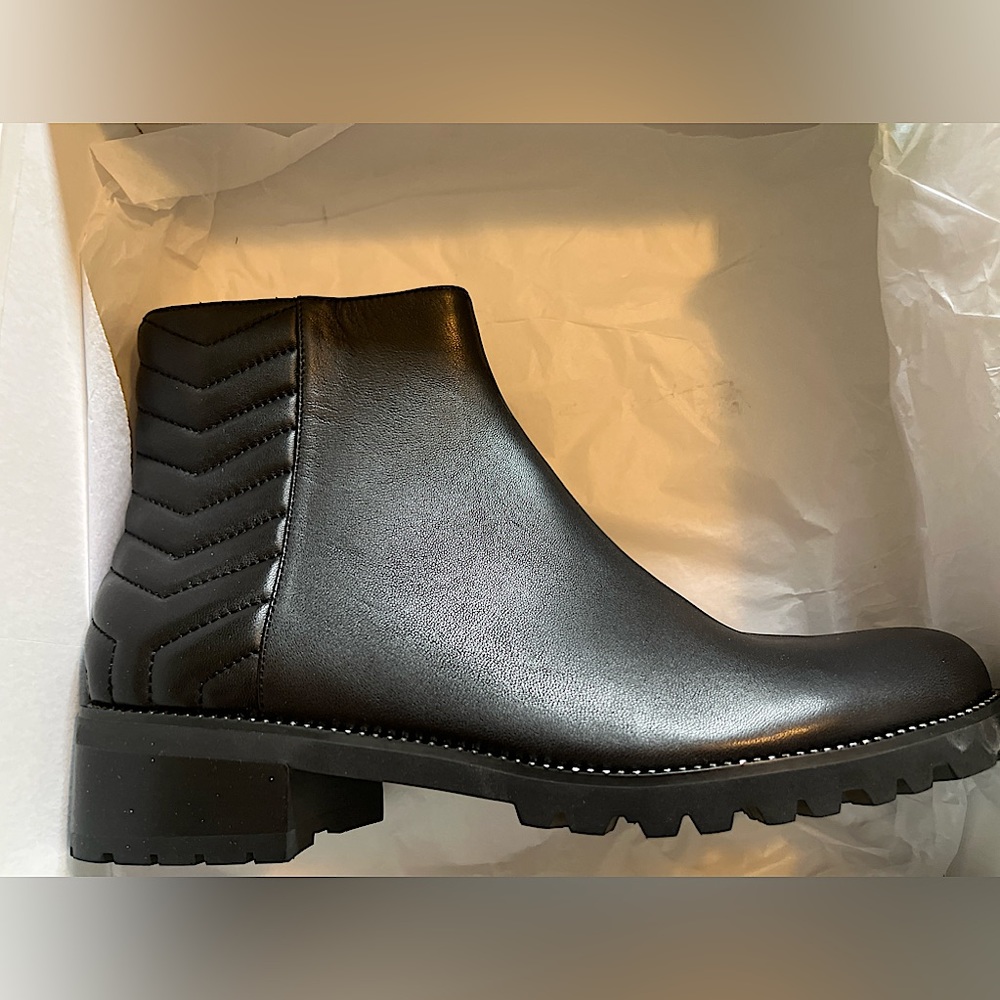Neiman Marcus boots size 9 brand new in box